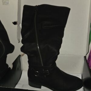 Elegant Black Heeled Boots for Women